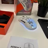 Kép 9/9 - SteelSeries Aerox 3 Wireless 2022 Snow Edition vezeték nélküli optikai gaming egér Fehér (62608)