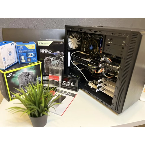 EZCOMP Gaming R9 380 4GB - Belépő Gamer PC összeállítás (H97M Chipset, I5-4460, 8GB, 256GB SSD + 1TB HDD, RX 380 4GB GDDR5, 500W) 